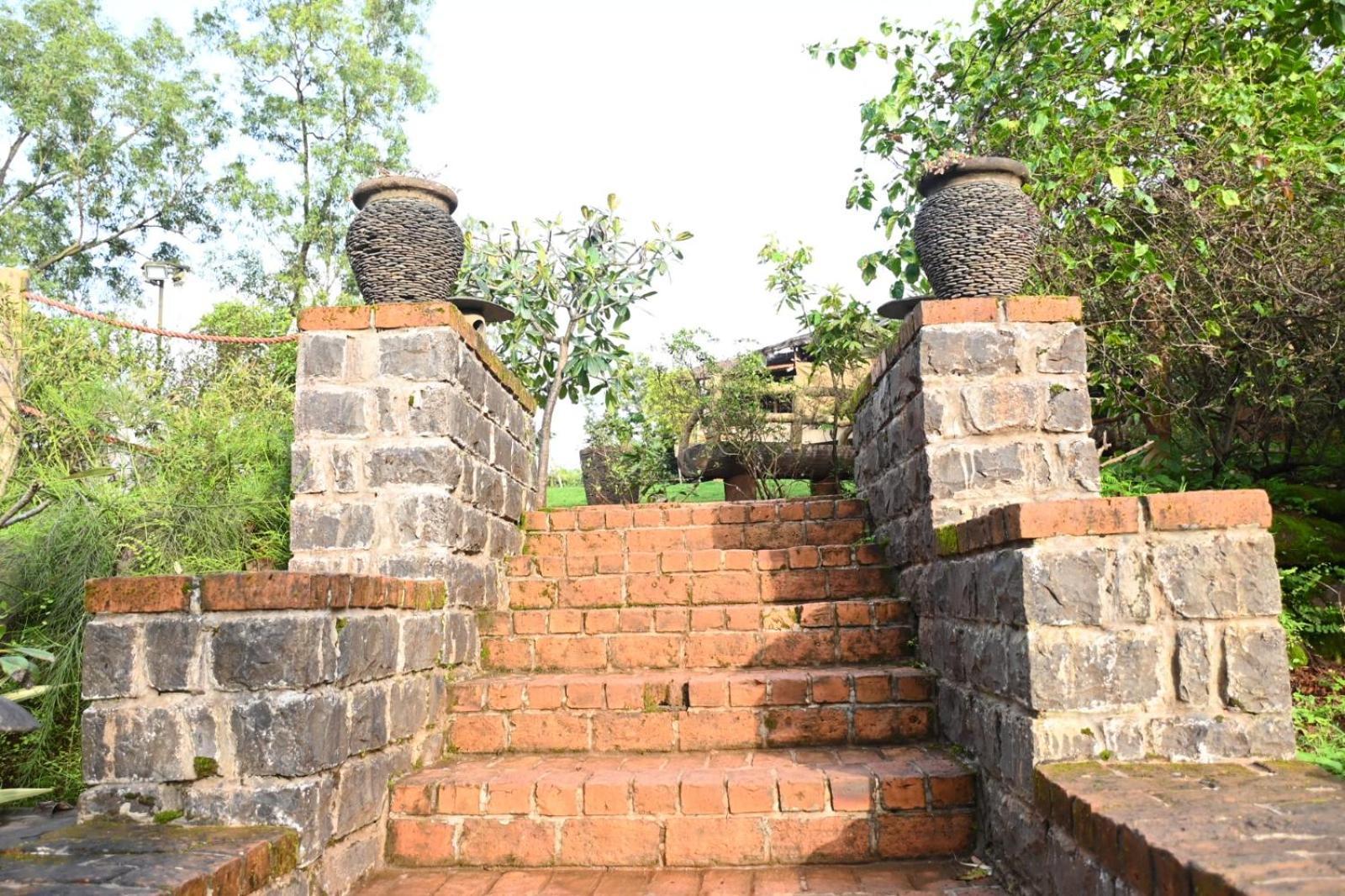 Bamboo And Bricks Resort Welhe Exterior photo